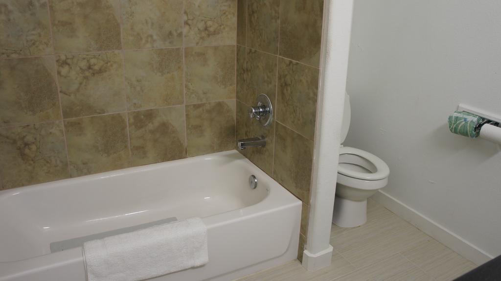 Lux Inn And Suites Three Rivers Luaran gambar