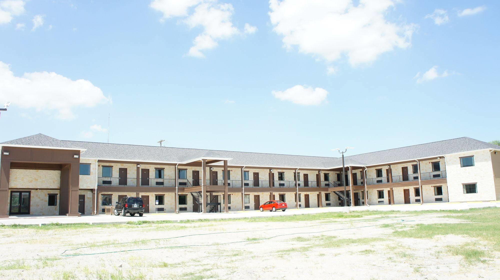Lux Inn And Suites Three Rivers Luaran gambar