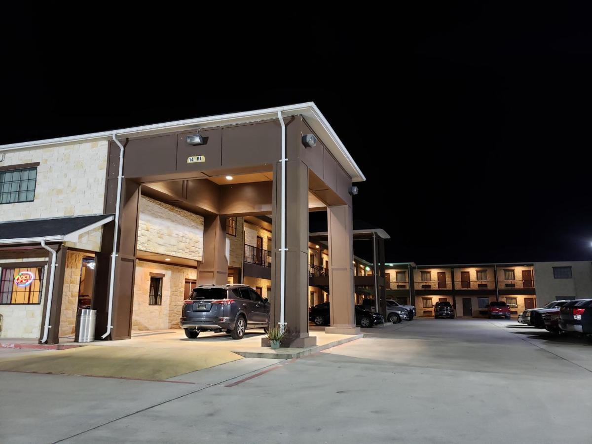 Lux Inn And Suites Three Rivers Luaran gambar